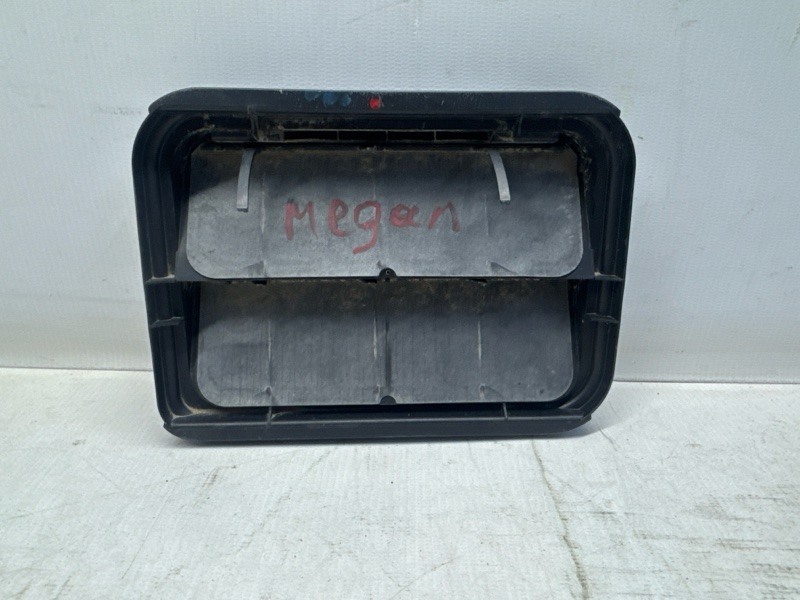 Дефлектор воздушный Renault MEGANE LM1A K4M 2004 задний (б/у)