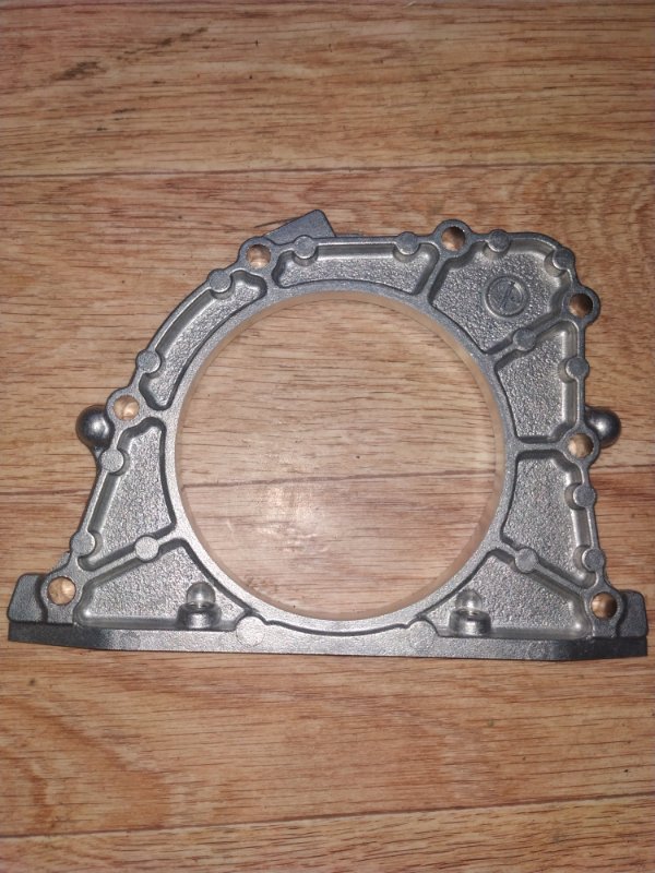 Крышка коленвала задняя Suzuki Grand vitara 1134169G20 новая