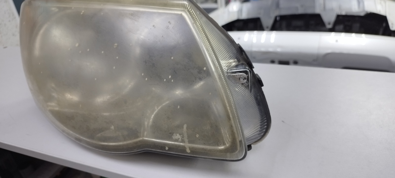 Фара правая CHRYSLER VOYAGER Фара правая CHRYSLER VOYAGER