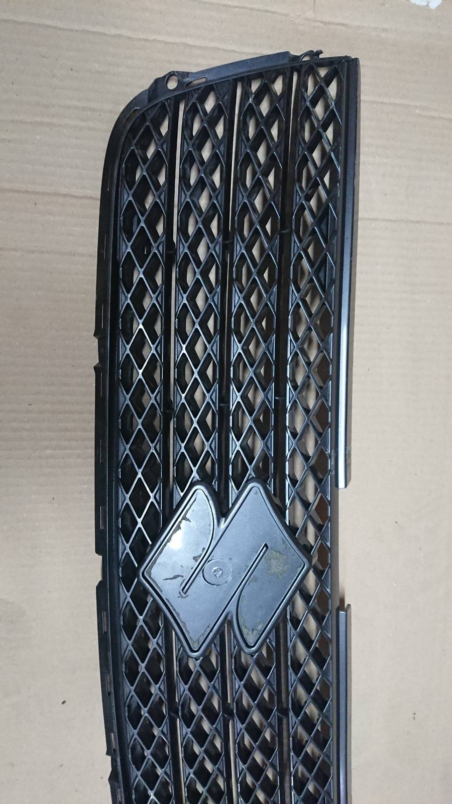 Решетка радиатора Suzuki Grand Vitara