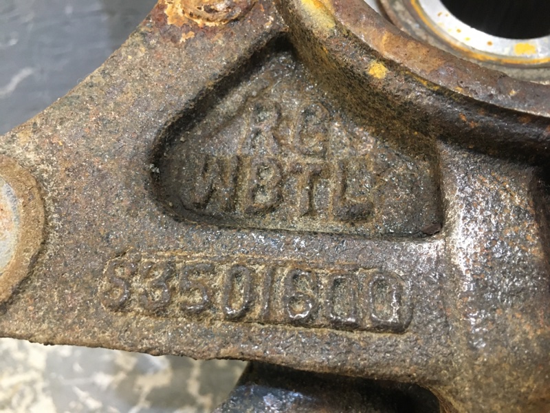 Поворотный кулак передний правый X60