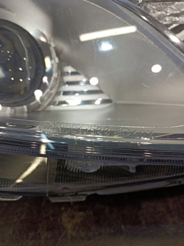 Фара правая Geely Atlas