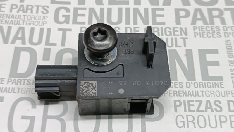 Датчик передний Chevrolet Cruze седан 1 Датчик передний Chevrolet Cruze седан 1