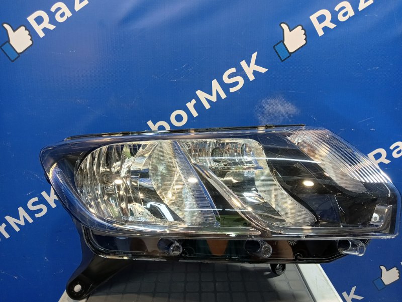Фара правая Renault Logan  2 260105559R новая