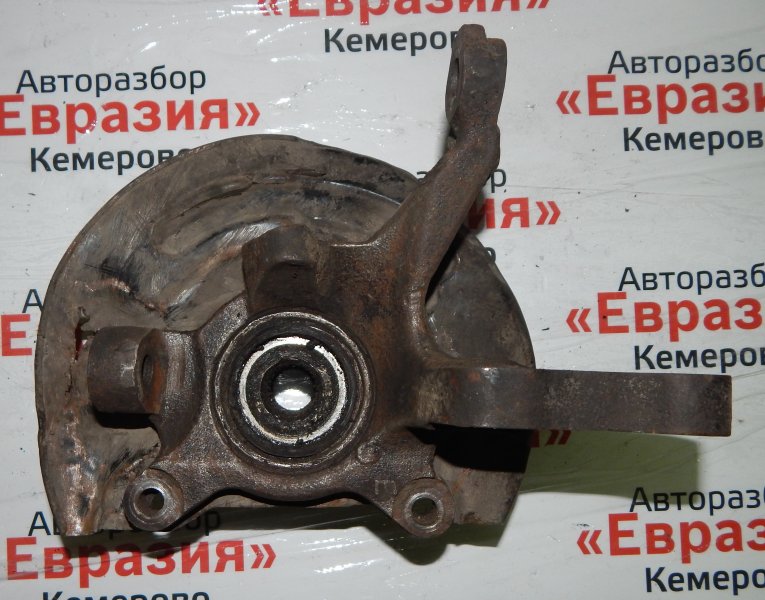 Кулак поворотный Mitsubishi Libero CD8V 4D68 1992 передний левый