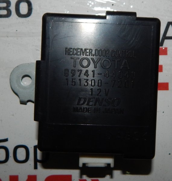 Блок управления дверями Toyota Ipsum ACM26 2AZ-FE 2002