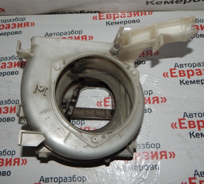 Корпус моторчика печки Mitsubishi Libero CB4W 4G93 1999