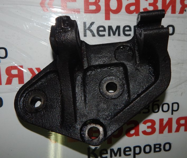 Кронштейн генератора Toyota Corolla CE116 3CE 2000