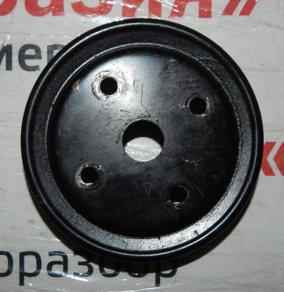 Шкив помпы Nissan Bluebird SU14 CD20