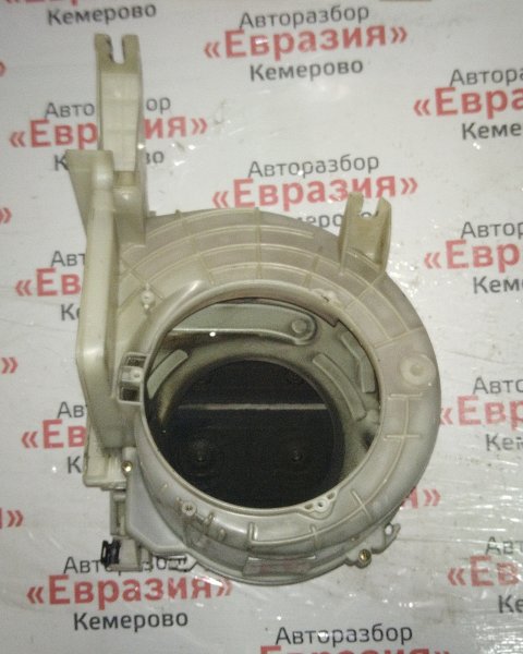 Корпус моторчика печки Toyota Sprinter EE101 4EFE 1994