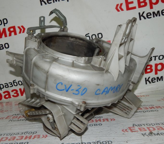 Корпус моторчика печки Toyota Camry CV30 2CT 1991