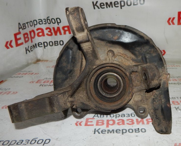 Кулак поворотный Toyota Corolla AE91 5AF 1989 передний правый