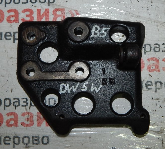 Крепление компрессора кондиционера Mazda Demio DW5W B5 2000