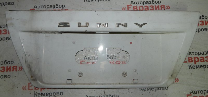 Накладка крышки багажника Nissan Sunny FNB14 GA15DE 1996