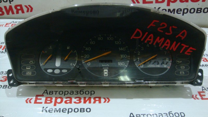 Панель приборов Mitsubishi Diamante F25A 6G73 1990