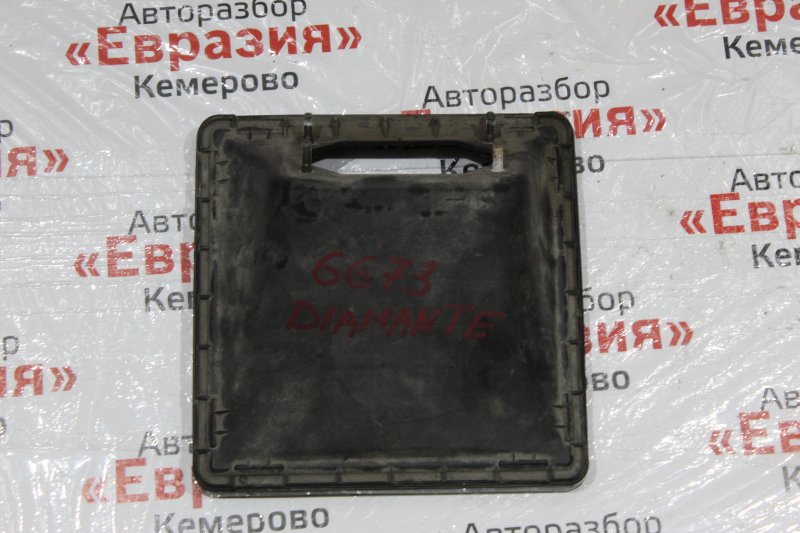 Крышка корпуса воздушного фильтра Mitsubishi Diamante F25A 6G73 1990