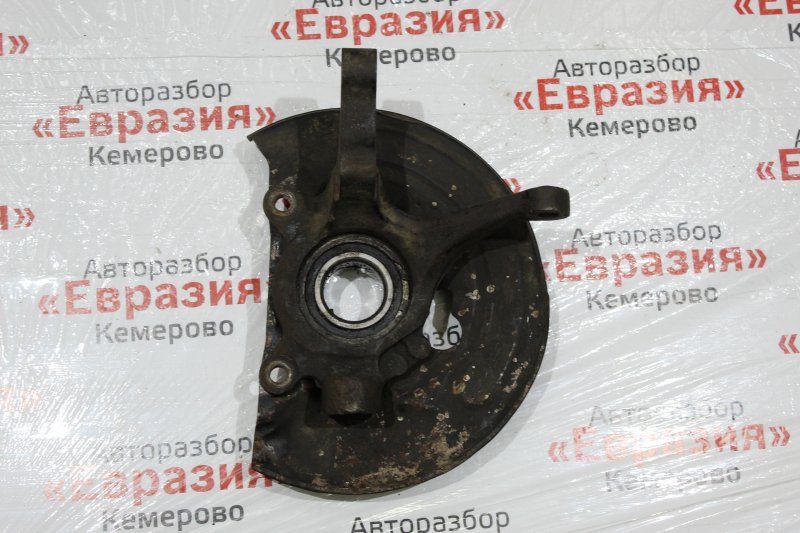 Кулак поворотный Mitsubishi Diamante F25A 6G73 1990 передний правый