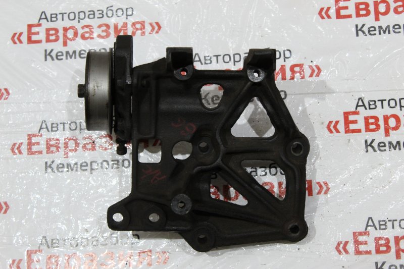 Крепление компрессора кондиционера Mitsubishi Diamante F25A 6G73 1990