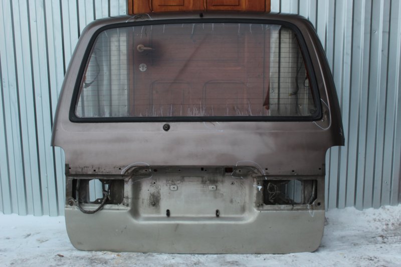 Дверь багажника Toyota Hiace LH100 2LTE 1991 задняя