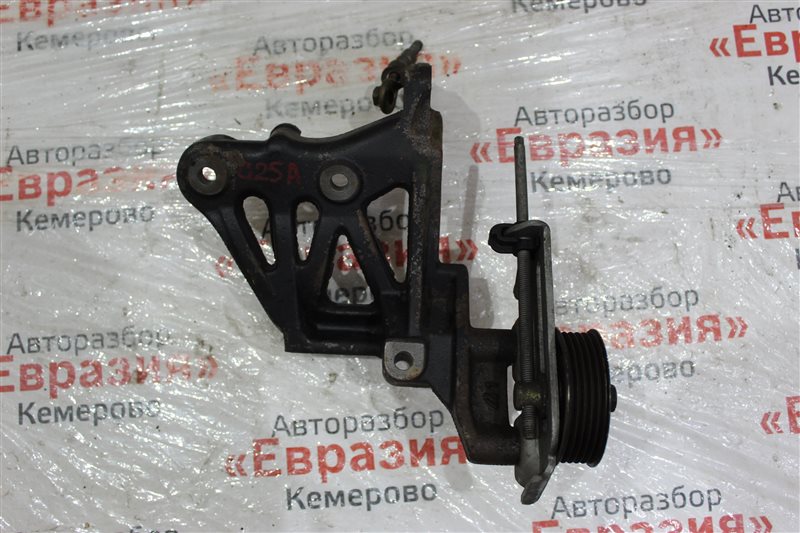 Крепление компрессора кондиционера Honda Inspire UA2 G25A 1998