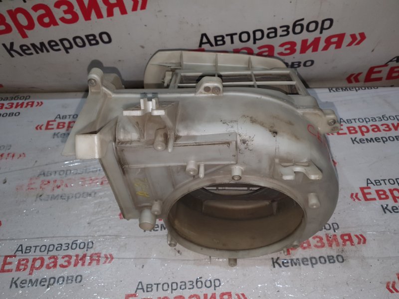 Корпус моторчика печки Nissan Cefiro A32 VQ20DE 1997