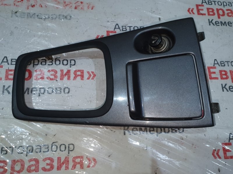 Консоль центральная Nissan Primera WQP11 QG18DD 2000