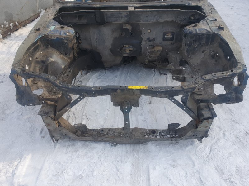 Передняя часть автомобиля Nissan Almera N16 QG18DE 2000