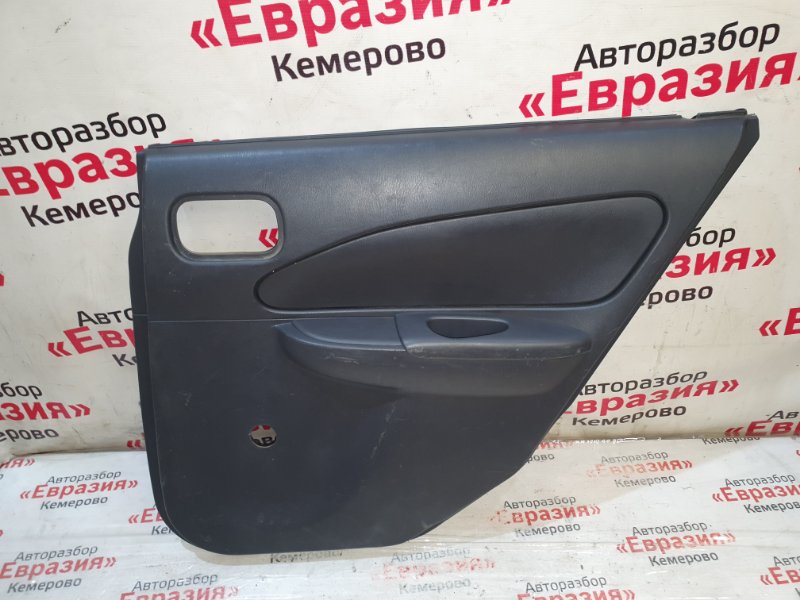 Обшивка двери Nissan Ad VEY11 YD22DD 1999 задняя правая