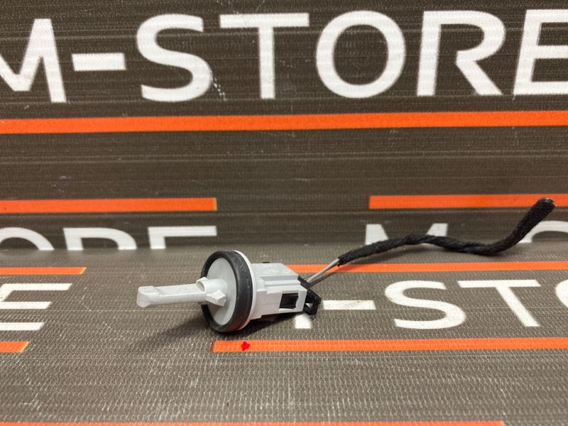 Датчик температуры воздуха Audi A4 2003 B6 ALT 1K0907543A контрактная