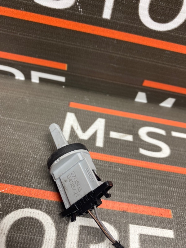 Датчик температуры воздуха A4 2003 B6 ALT