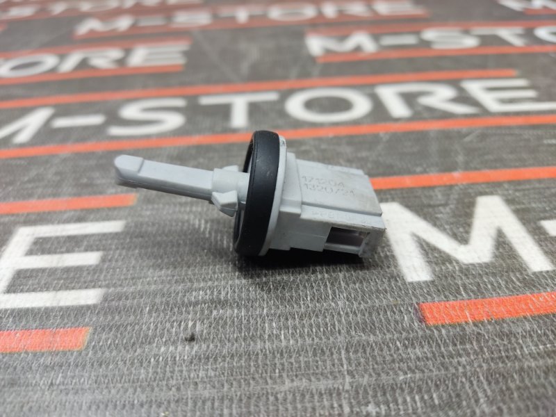 Датчик температуры воздуха Touareg 2005 7L BMV Датчик температуры воздуха Touareg 2005 7L BMV