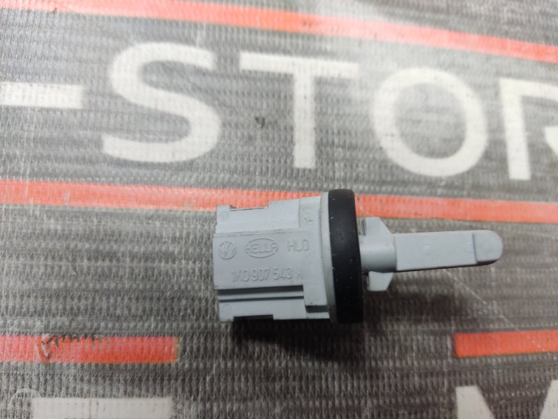 Датчик температуры воздуха Touareg 2005 7L BMV Датчик температуры воздуха Touareg 2005 7L BMV