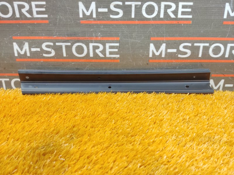 Крепление правое Subaru Impreza 1992 GC1 EJ15EDA1FD контрактная