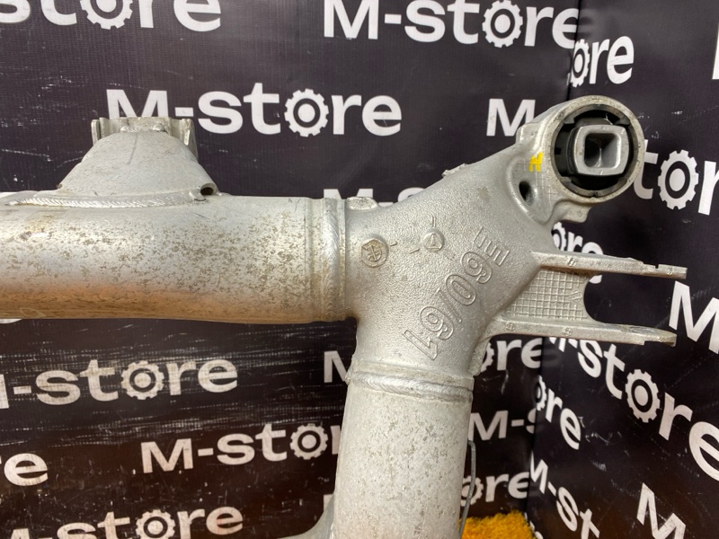 Балка поперечная (подрамник) задняя 5-Series 2004 E60 M54B25 (256S5) Балка поперечная (подрамник) задняя 5-Series 2004 E60 M54B25 (256S5)