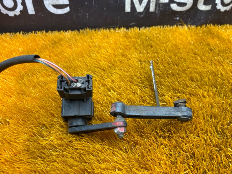 Датчик высоты дорожного просвета передний правый M-Class 2008 W164 272.967