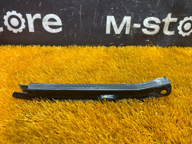 Крепление бампера переднее правое Mercedes-Benz M-Class W164 272.967