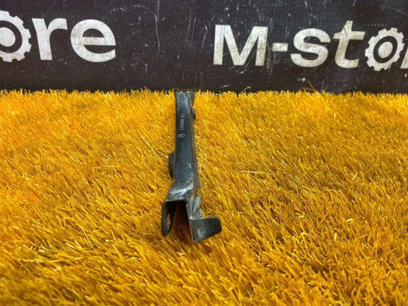 Крепление бампера переднее правое M-Class 2008 W164 272.967