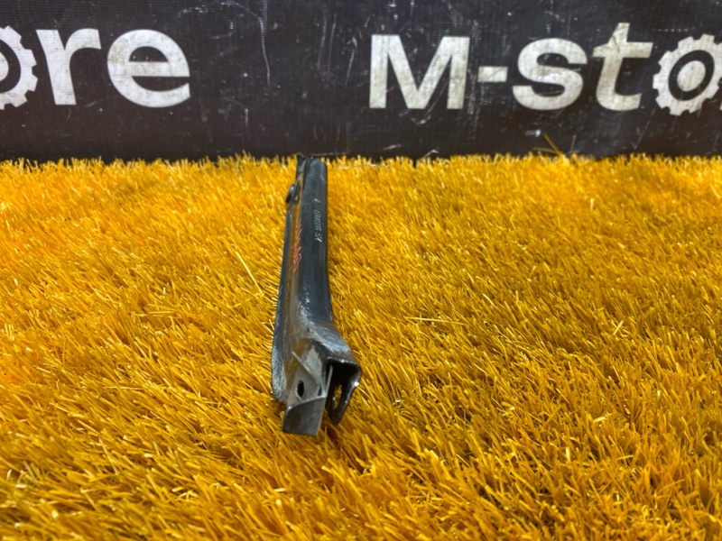 Крепление бампера переднее левое M-Class 2008 W164 272.967