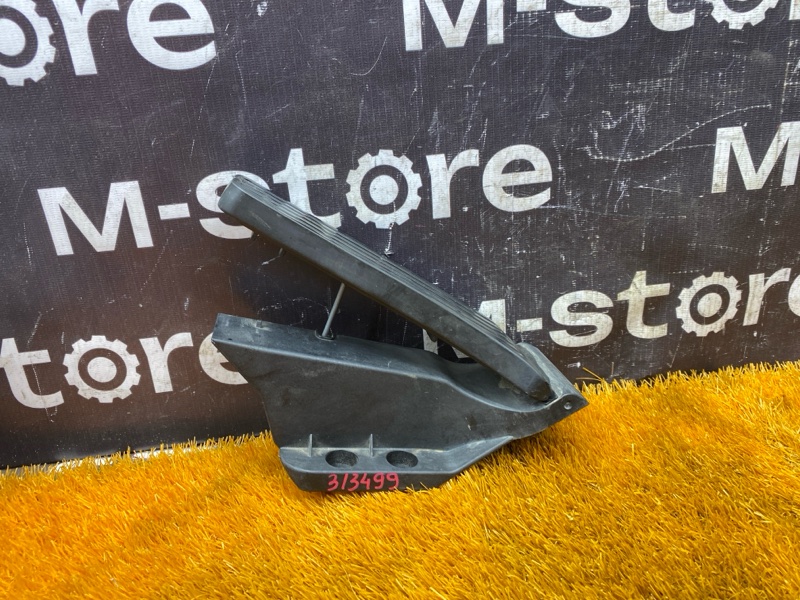 Педаль газа C-Class 2010 W204 271.860