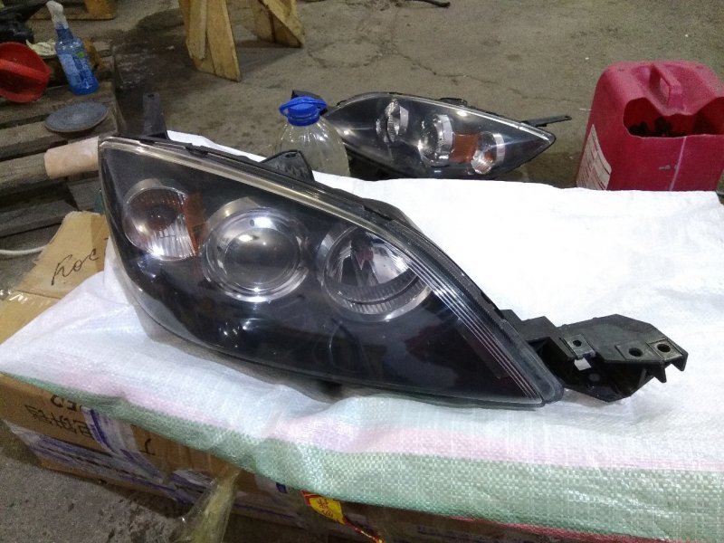 Фара Mazda Axela BK3P правая Фара Mazda Axela BK3P правая