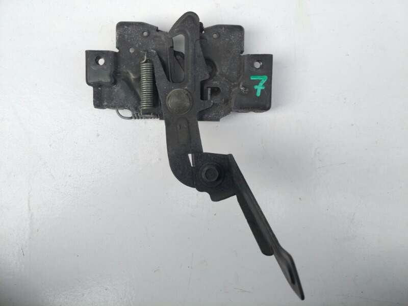 Замок капота Mazda Axela BK Замок капота Mazda Axela BK