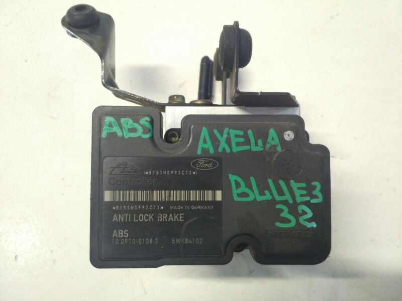Блок abs Mazda Axela BK3P Блок abs Mazda Axela BK3P