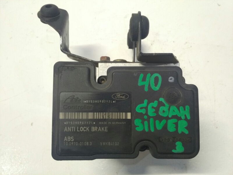 Блок abs Mazda Axela BK3P Блок abs Mazda Axela BK3P