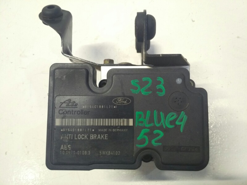 Блок abs Mazda Axela BK3P Блок abs Mazda Axela BK3P