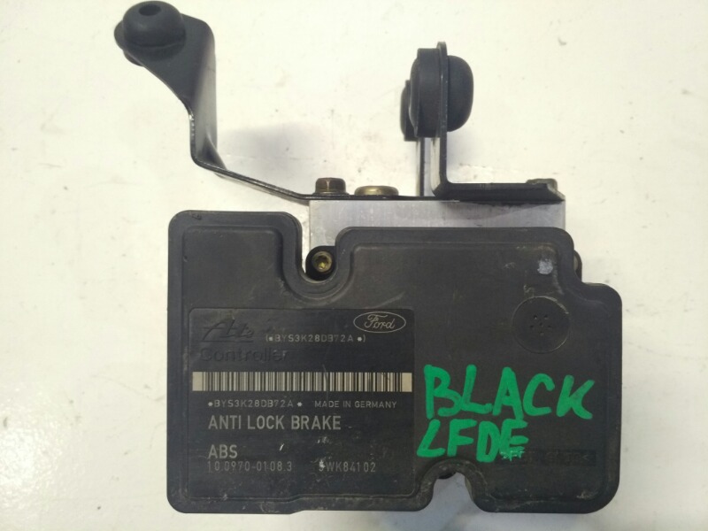 Блок abs Mazda Axela BK3P Блок abs Mazda Axela BK3P