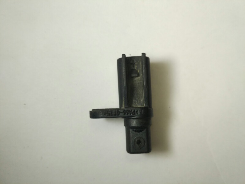 Датчик ABS задний Mazda Axela CR