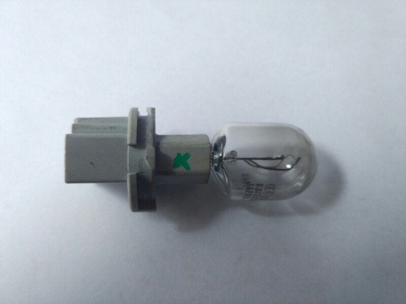 Патрон лампочки Axela BK3P