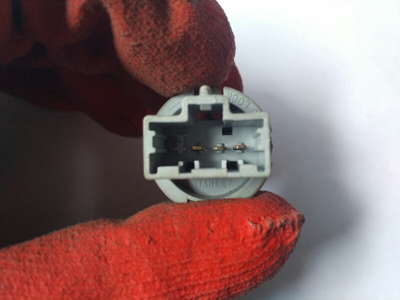 Патрон лампочки Mazda Axela BK3P