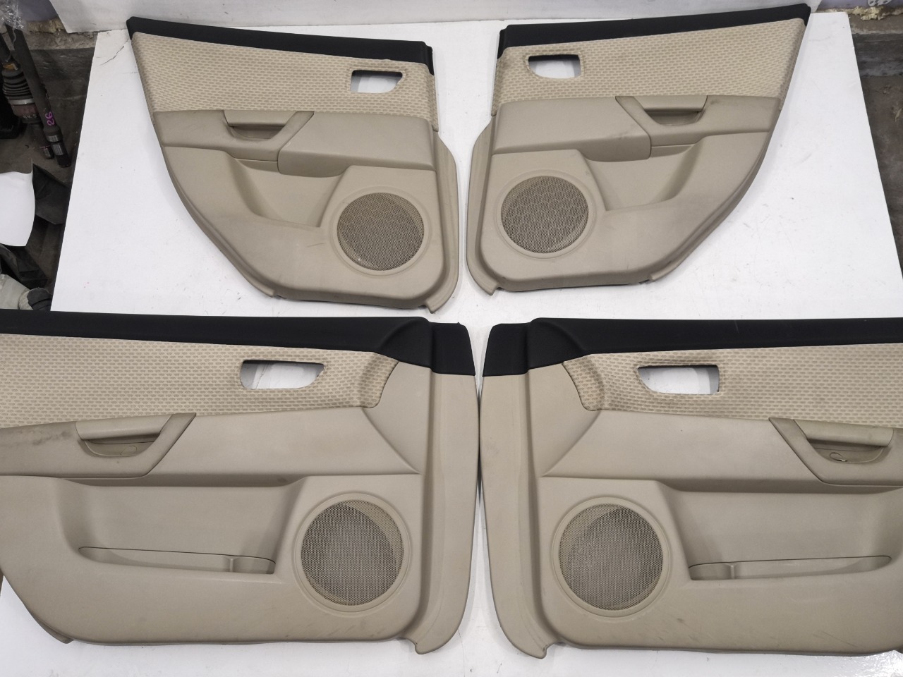Обшивки дверей Mazda Axela BK3P Обшивки дверей Mazda Axela BK3P