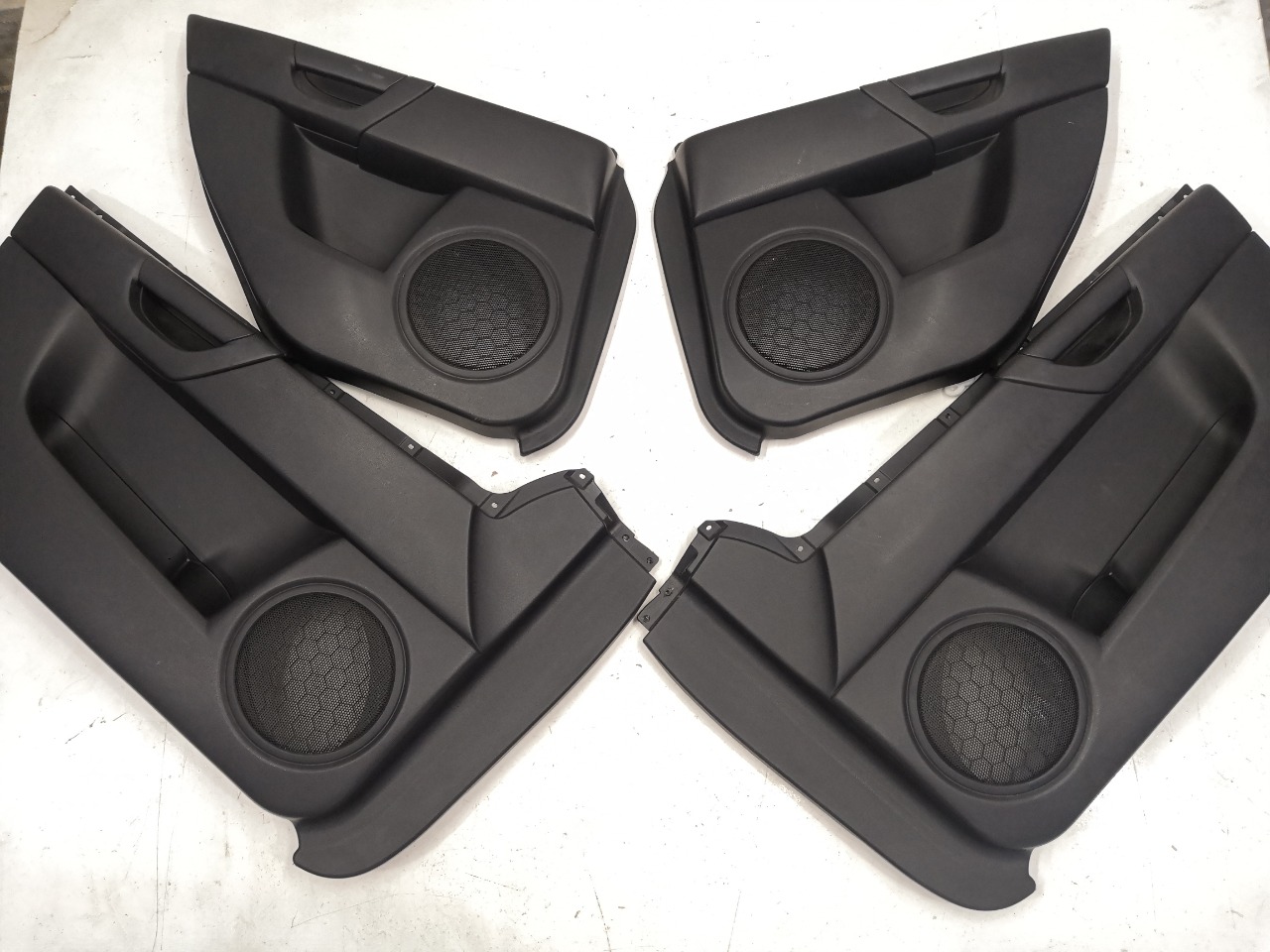 Обшивки дверей Mazda Axela BK3P Обшивки дверей Mazda Axela BK3P